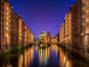 Hamburg - Speicherstadt by Carina Buchspies