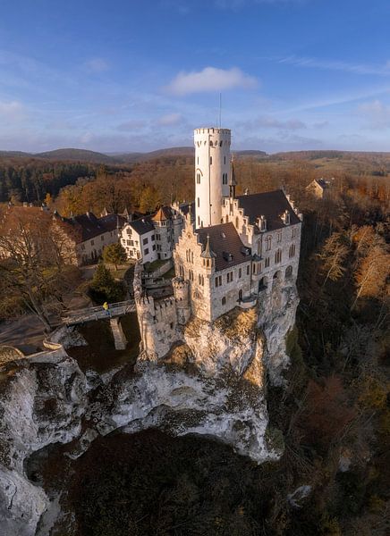 Lichtenstein Schloss: Herfstpracht in Duitsland van Ewold Kooistra