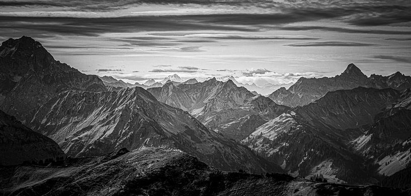 Mountains by Thomas Heitz