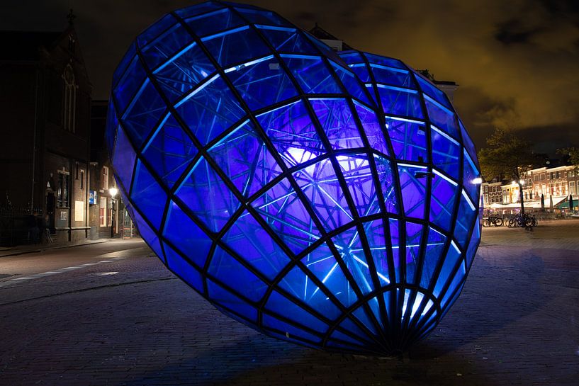 Blue Heart Delft at night by Gertjan Hesselink
