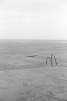 Ein verlassenes Bad am Strand