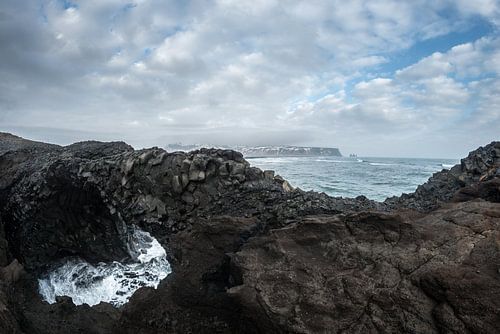 Reynisfjara, gezien vanaf Dyrholaey