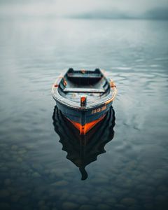 Goldene Stunde, einsames Boot