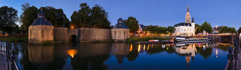 Panorama Breda Spanjaardsgat bij avondlicht van JPWFoto
