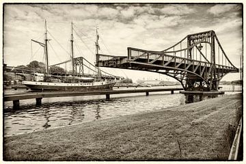 Kaiser-Wilhelm-brug met passerend zeilschip van Humphry Jacobs