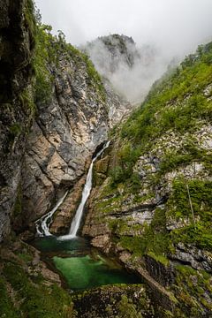 Cascade de Savica dans le parc national de Triglav en Slovénie sur Robert Ruidl