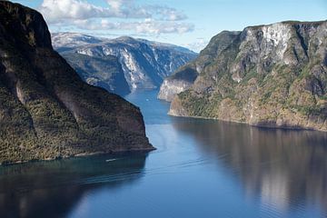Uitzicht in Noorwegen over de fjorden.