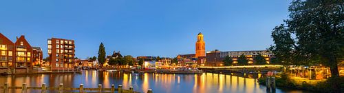 Skyline van Zwolle in de avond