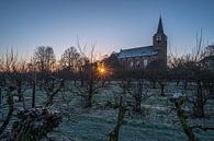 Zonsopkomst bij kerk Erichem von Moetwil en van Dijk - Fotografie Miniaturansicht