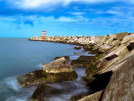 Scheveningen Harbour by Robbin Metz