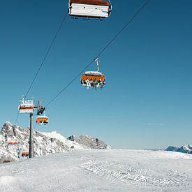 Blaue Höhen | Zugspitze Österreich von Marloes Hageman