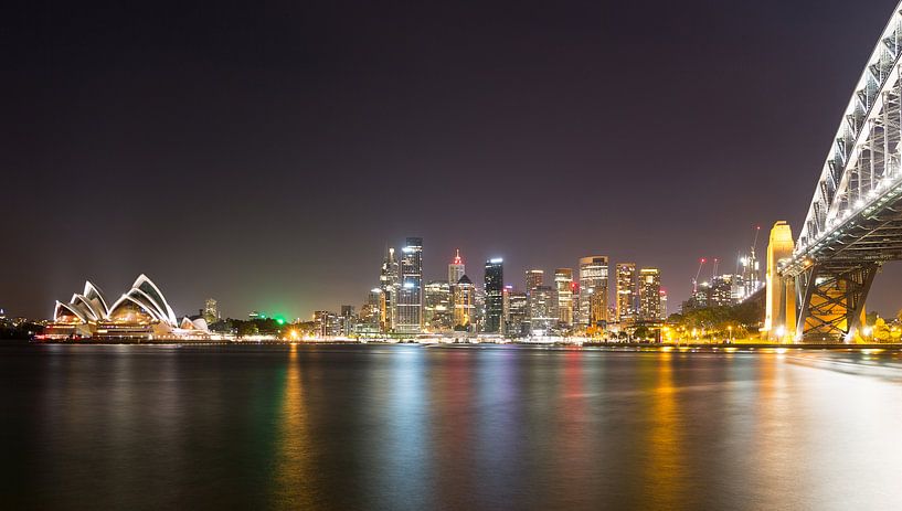 Sydney Harbour by Dusty Bisschops