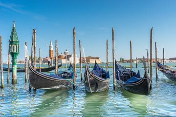 Gondola's op de Canal Grande in Venetië