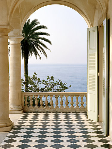 Balkon im mediterranen Stil mit Meerblick