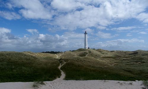 Leuchtturm in den dänischen Dünen