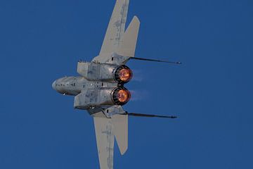 Saoedische Boeing F-15 Eagle tijdens vliegdemonstratie.