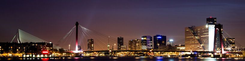 Skyline Rotterdam van Willem Vernes