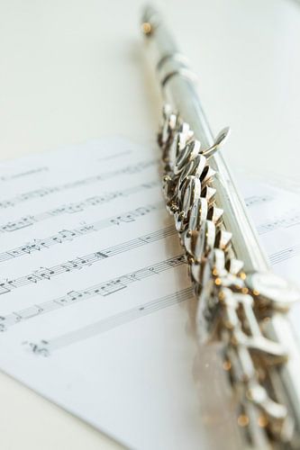 Dwarsfluit en bladmuziek