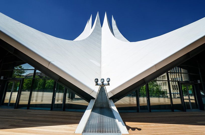 Tempodrom Berlin par temps clair par Alexander Baumann