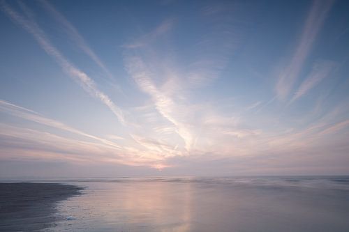 Avondlucht boven de Noordzee