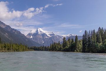 Mount Robson Canadian Rocky Mountains van Joost Winkens