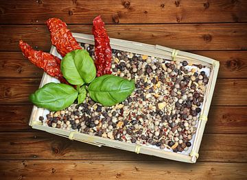 Pepper mix in a wooden basket by SusaZoom