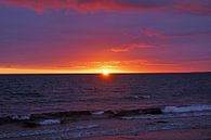 schöner Sonnenaufgang am Strand von Nairn. von Babetts Bildergalerie Miniaturansicht