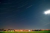 Nederlands landschap van sterrenspoor tussen Veenendaal en Renswoude, Nederland