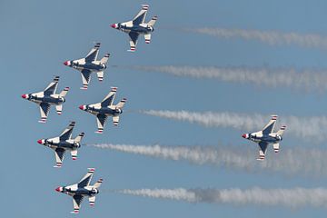 Les Thunderbirds de l'armée de l'air américaine. sur Jaap van den Berg