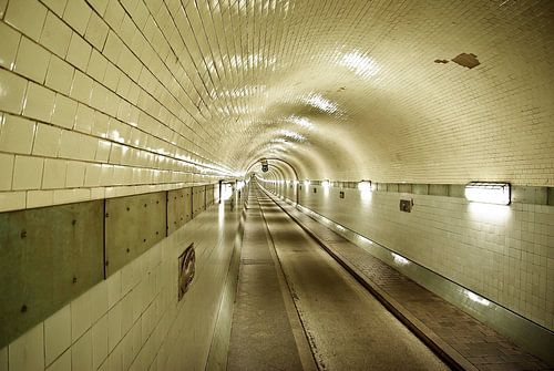 Obliek zicht in de tunnel van Norbert Sülzner