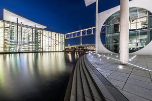 Berlin Regierungsviertel zur blauen Stunde
