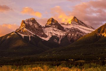 Three Sisters, Canmore, Canada van Adelheid Smitt