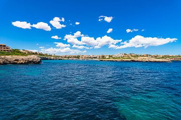 Mooie kust van Porto Cristo op het eiland Mallorca, Spanje van Alex Winter