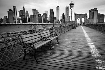 Brooklyn Bridge schwarz und weiß von Gerben van Buiten