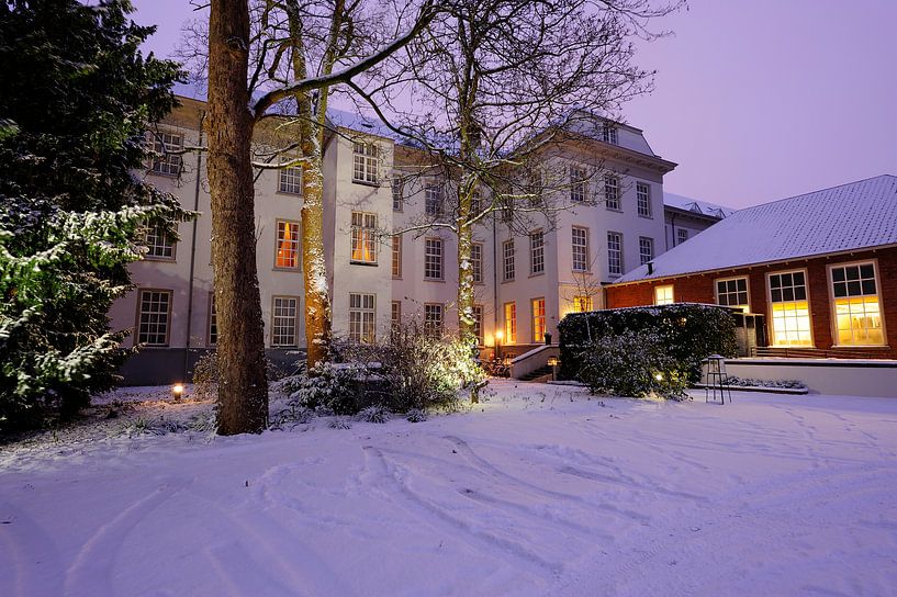 Binnenplaats van Grand Hotel Karel V in Utrecht van Donker Utrecht