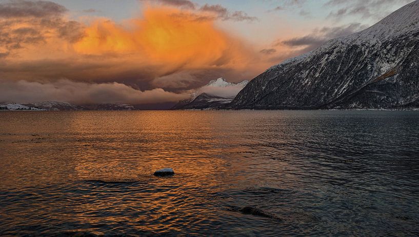 Sommarøy dans la lumière du soir en hiver par Kai Müller