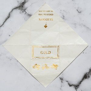 Gnome post Du musst graben, um Nuggets auf Marmor zu finden