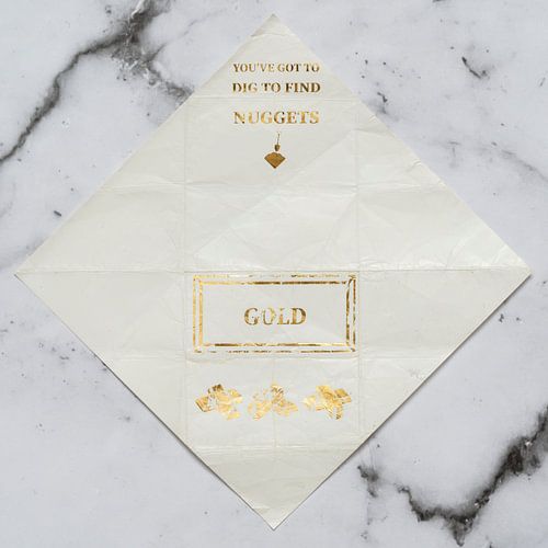 Gnome post Du musst graben, um Nuggets auf Marmor zu finden