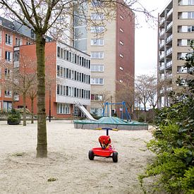 Lonely bicycle van Frank Diepeveen