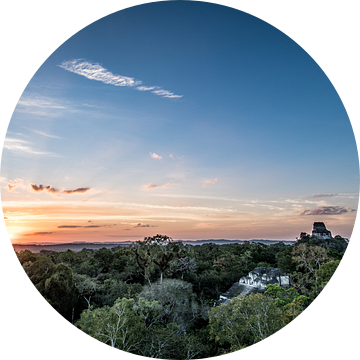 Tikal zonsondergang van Kim van Dijk