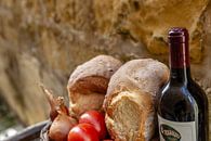 Brood, wijn op Gozo, eiland bij Malta. van Eric van Nieuwland thumbnail