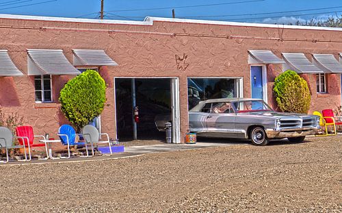 Motel Blue Swallow