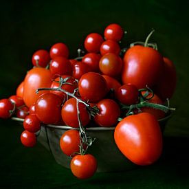 Still life with tomatoes by Anouschka Hendriks