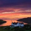 Sonnenuntergang am Schloss Duntulm und am Hotel Duntulm. von Henk Meijer Photography