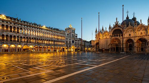 Markusplatz in Venedig am Morgen