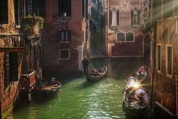 Gondelfahrt in Venedig von Rob Boon