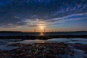 Zonsondergang bij zuidelijke Farø-brug
