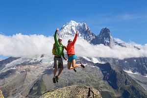 Vrolijk stel in Chamonix van Menno Boermans