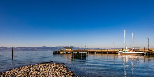 Aanlegsteiger voor boten in Langenargen aan de Bodensee