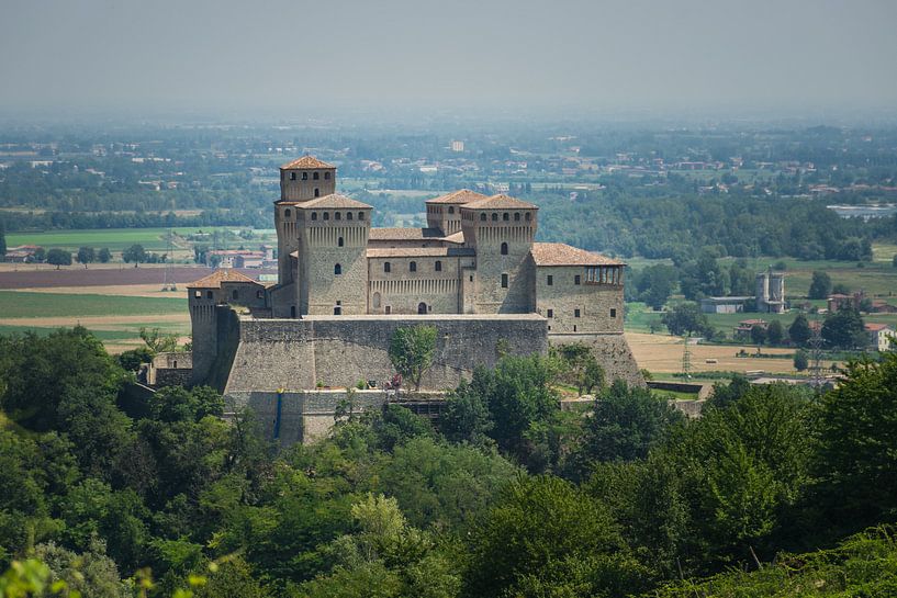 Kasteel Castello di Torrechiara bij Parma, Italie van Patrick Verhoef